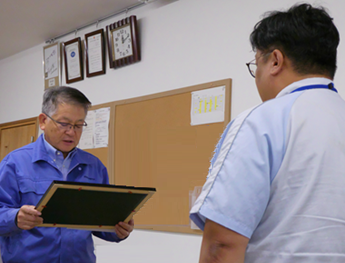 Employees with 20years of service